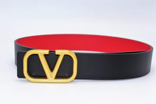 V Logo Leather Belt